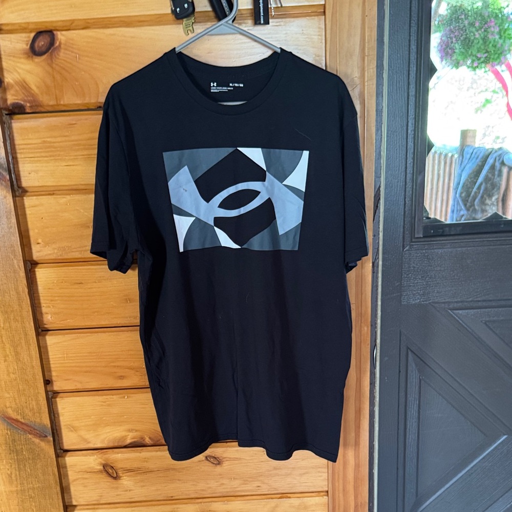 Under Armour Black and Gray Graphic Tee